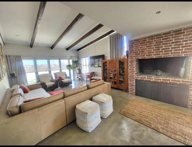 6 BEDROOM HOUSE FOR SALE IN SUNSET ESTATE